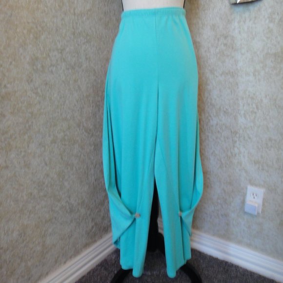 Aqua Pants with Style! - Picture 13 of 15